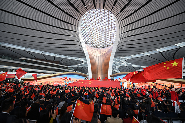 C型柱就是主背景！寶鷹精品工程綻放CCTV-1